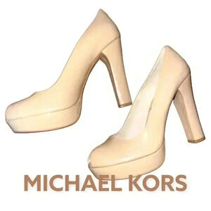 MICHAEL KORS CHANTEL NUDE PATENT LEATHER PLATFORM PUMPS.